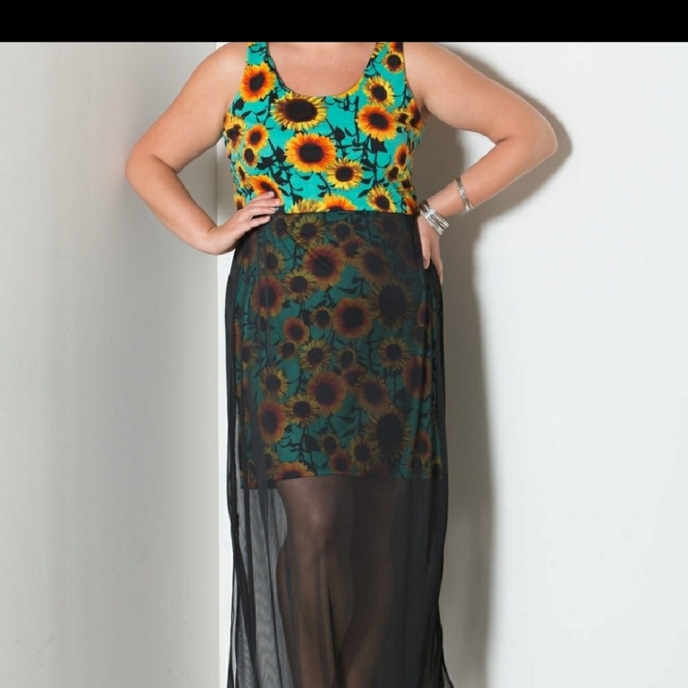 COPY - NWOT SWAK SUNFLOWER MAXI DRESS 4X
